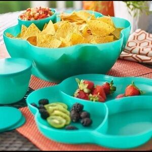 Tupperware Chip ‘n Dip Bowl set